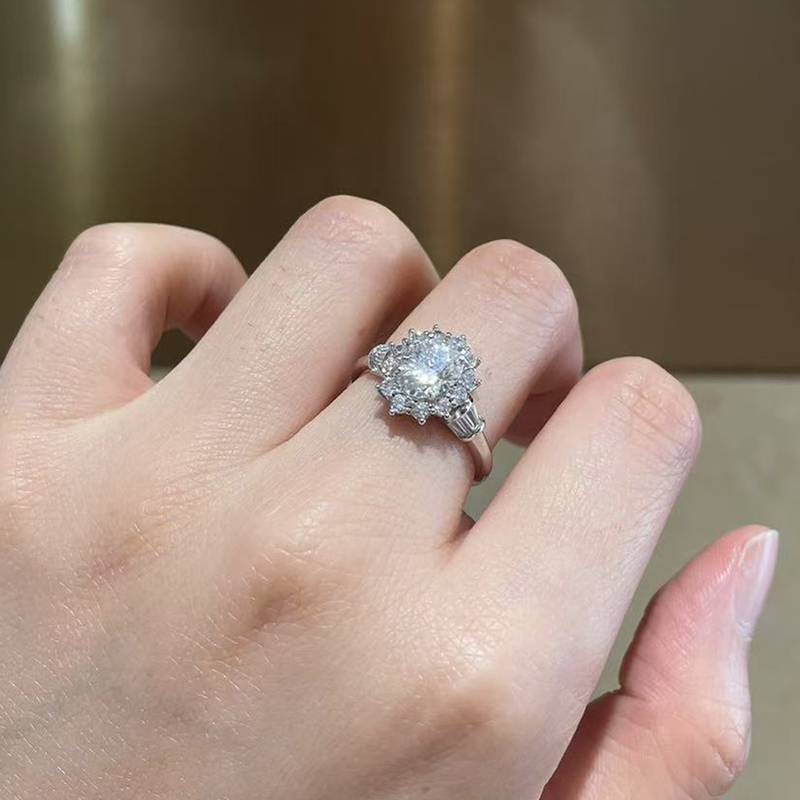 蛋形Women's RingS925银镀白金定制选款主石Moissanite1.5ct/副石高碳钻
